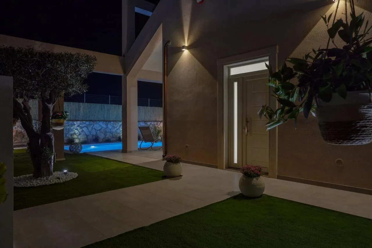 Villa Shamsi - Heated Pool And Beach At 70Mt Ispica Italy