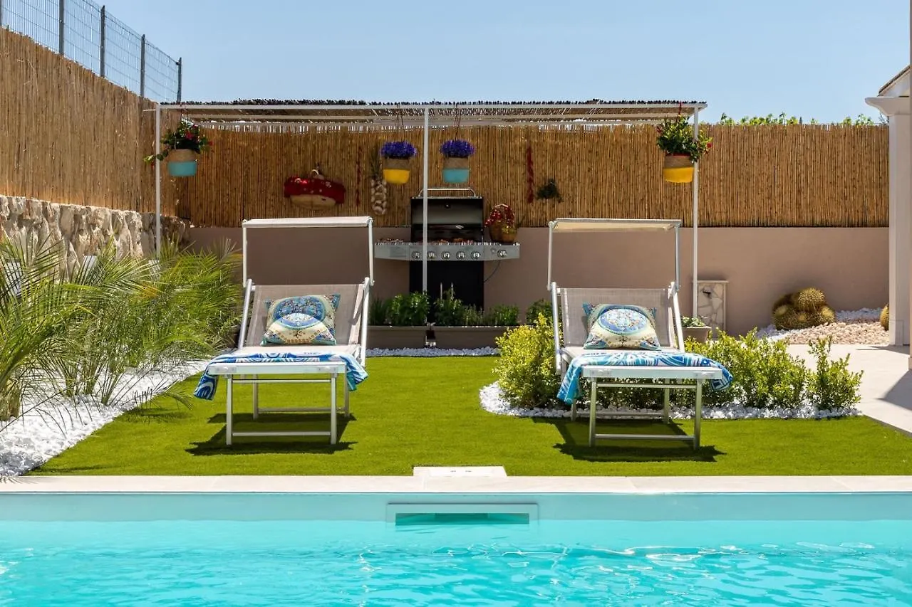 Villa Shamsi - Heated Pool And Beach At 70Mt Ispica 0*,  Italy