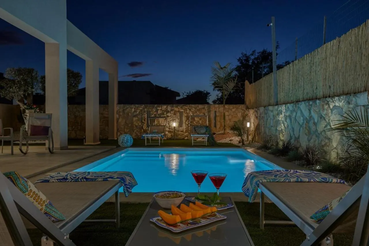 Villa Shamsi - Heated Pool And Beach At 70Mt Ispica Italy